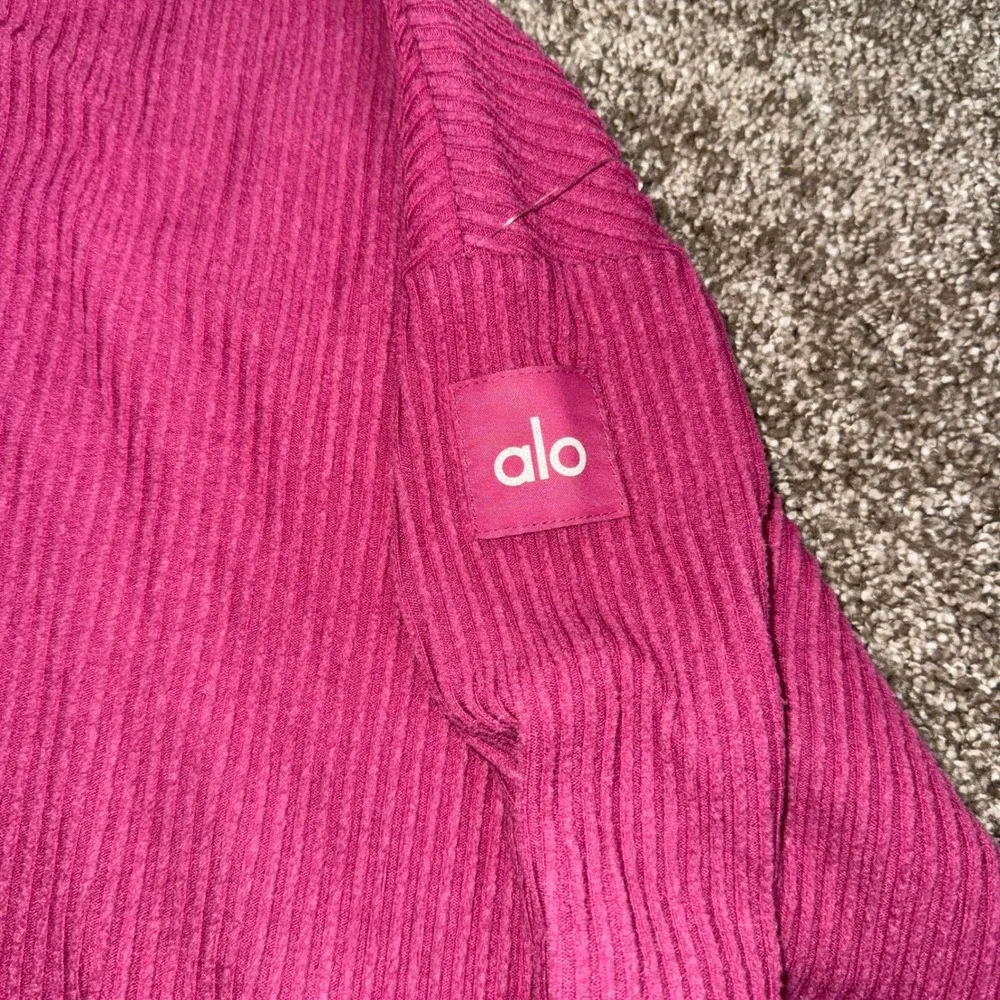 Alo Yoga Muse Ribbed Cropped Hoodie Women S Pink Magenta Excellent Ribbed Knit